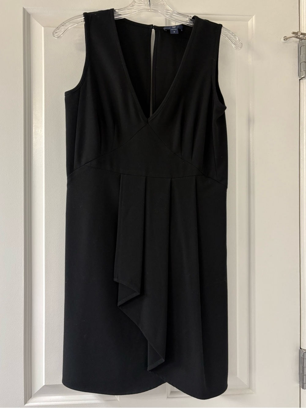 GAP Black Sleeveless V-Neck Draped Front Dress (0)